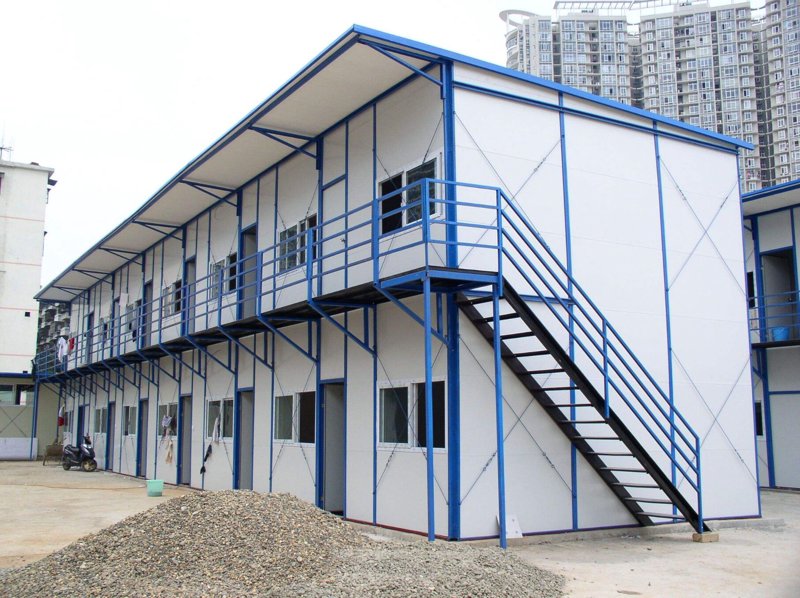 彩钢夹芯板在建筑行业的革新与应用